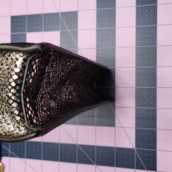 Fossil Leather Metallic Snake Print Cross Body Bag 🌟Black & Silver🌟 - Picture 13 of 13